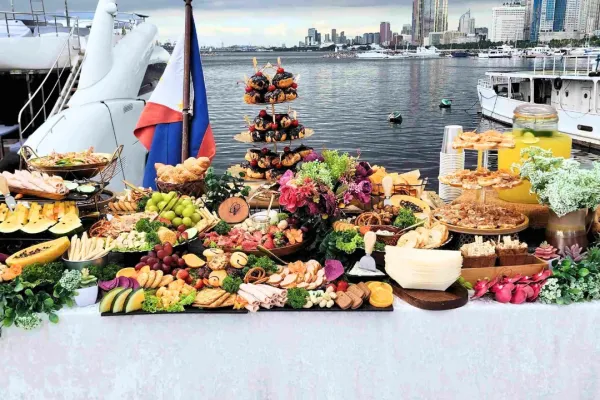 70ft Yacht Sunset Soirée Yacht Cruise Manila Bay