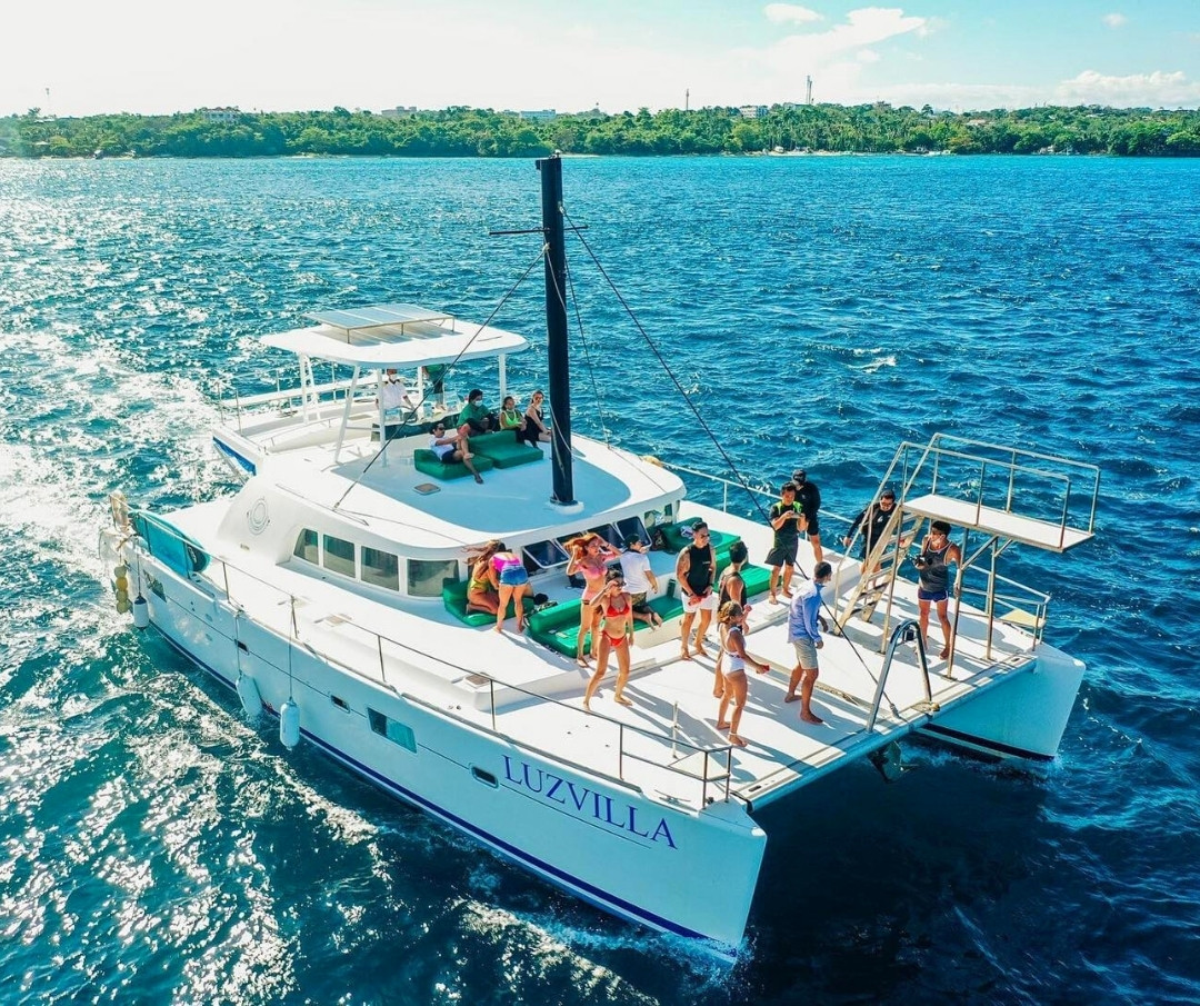 cruise catamaran rental