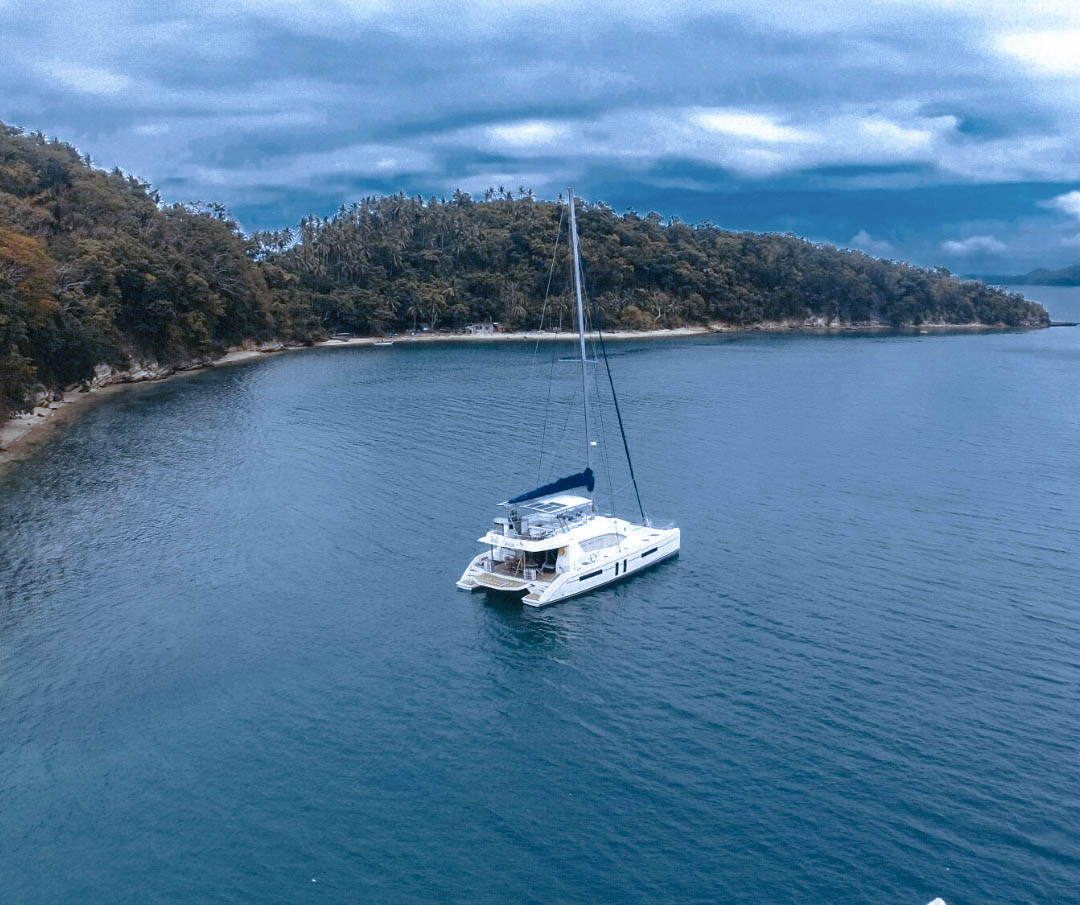 catamaran sailing philippines